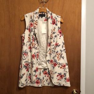 Floral Vest : Black Rainn Size Small
